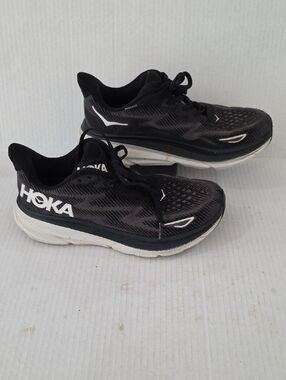 Hoka Clifton 9 Women's Black and White Lightweight Running Shoes Size 7.5